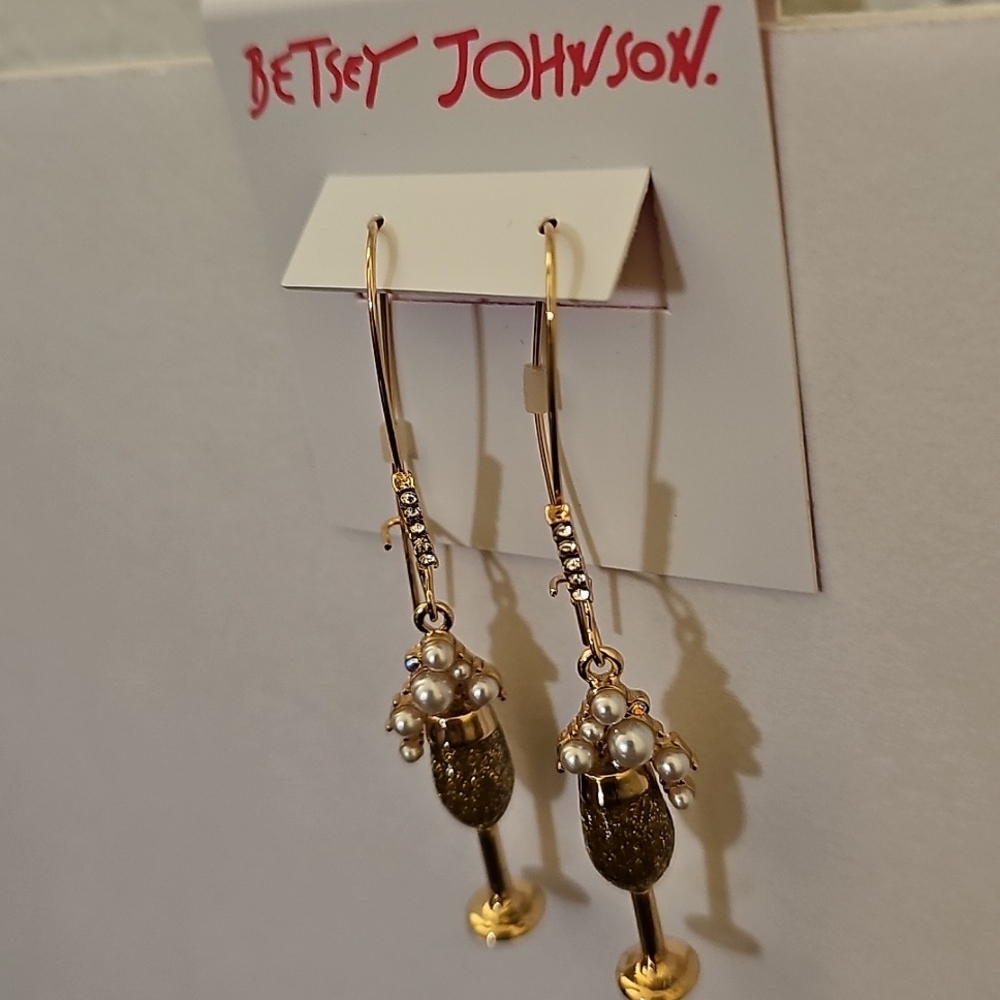 Betsey Johnson Champagne Dangle Earrings - Picture 16 of 16